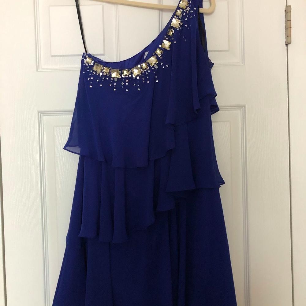 One-shoulder flapper-style dress